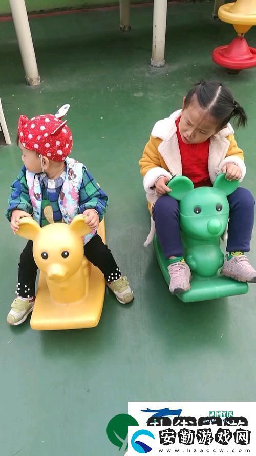與寶寶一起歡享快樂(lè)時(shí)光——“寶寶你自己坐上來(lái)?yè)u”的親子互動(dòng)