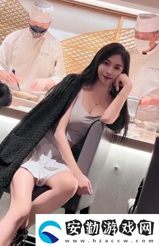 年輕的女保險(xiǎn)銷售員