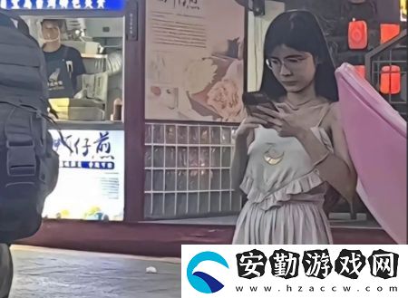 狗頭蘿莉向友詢問新發(fā)型