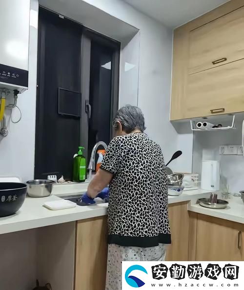 在姨母家的客廳