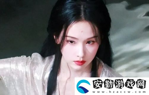 月鱗綺紀(jì)未播先火